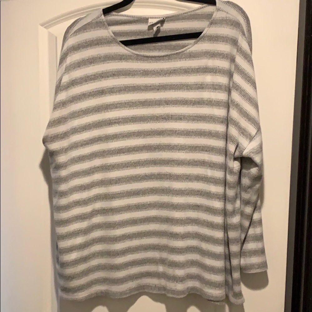 Grey and White Sweater 2x